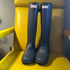 Dark grey size 8 Hunter boots